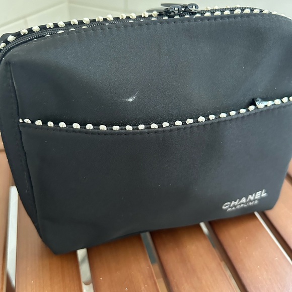 CHANEL Parfums Bag Vintage. - Picture 2 of 6